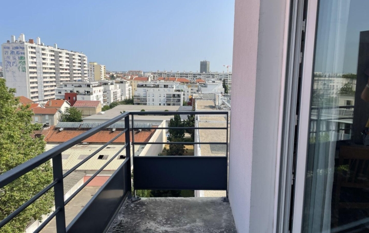  Annonces BRON Appartement | LYON (69008) | 24 m2 | 95 000 € 